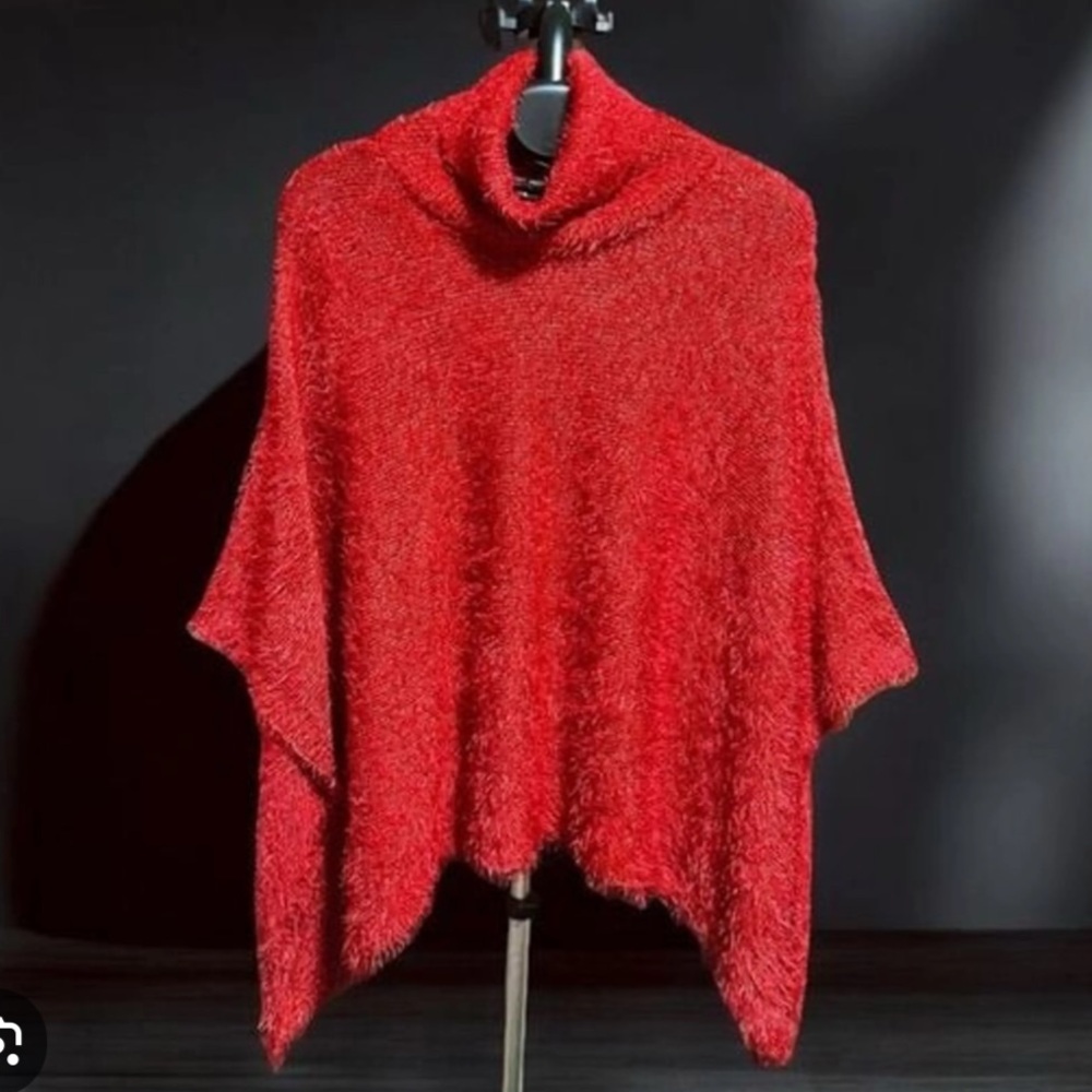 Rachel Zoe Red Fuzzy Soft Poncho One Size Cozy Eyelash Sweater Cowl Neck NWT‎